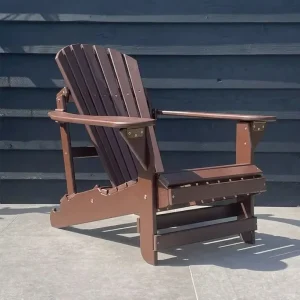Verstelbare Adirondack stoel gemaakt van kunststof in de kleur donkerbruin. Verstelbaar in 2 posities.