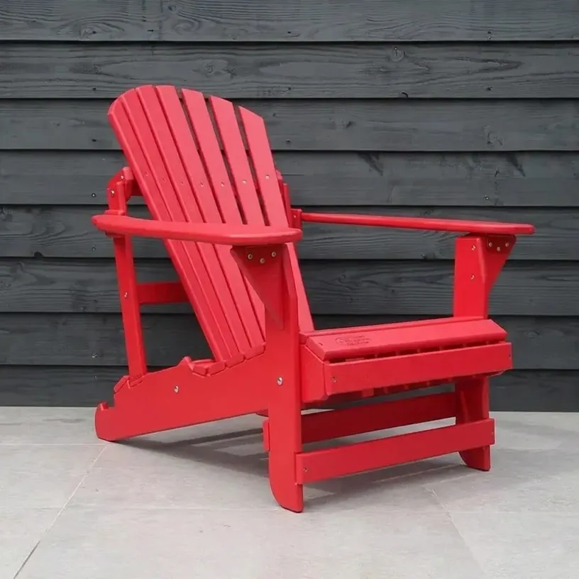 Verstelbare Adirondack stoel gemaakt van kunststof in de kleur rood. Verstelbaar in 2 posities.