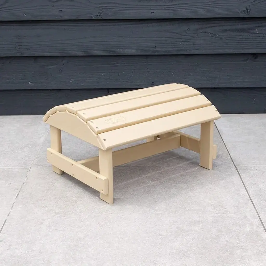 kunststof adirondack voetenbank in de kleur creme van Canada Comfy Chair model CFO500